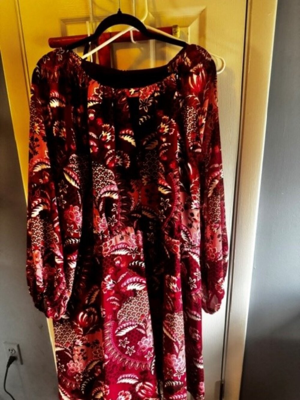 Jessica Howard Vibrant Long Sleeved Dress 22W